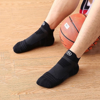 1 Pair Men Premium Sports Socks Running,Basketball,Football,Cycling,Tennis,Athletic Socks Free size
