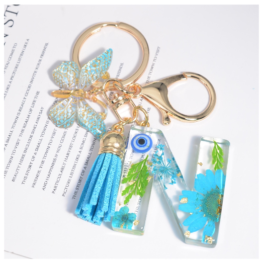 Exquisite Dried Flower Filled 26 Letter Keychain With Butterfly Pendant Fashion A-Z Name Initials Keyrings Car Key Holder Gifts N