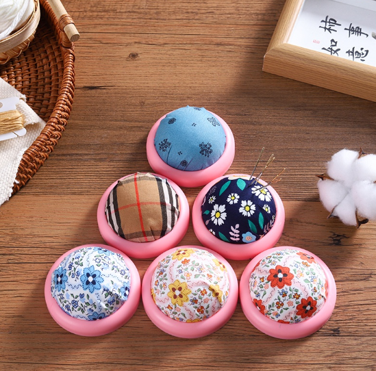 1PC Random Pattern and Wind Wood Bottom Needle Insertion Box DIY Needle Binding Bag Fabric Sewing Tool Accessories Cross Stitch