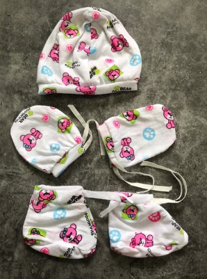 1 Set Newborn Mittens Bonnets Booties Socks gloves cap Baby Essentials Newborn Boy Girl