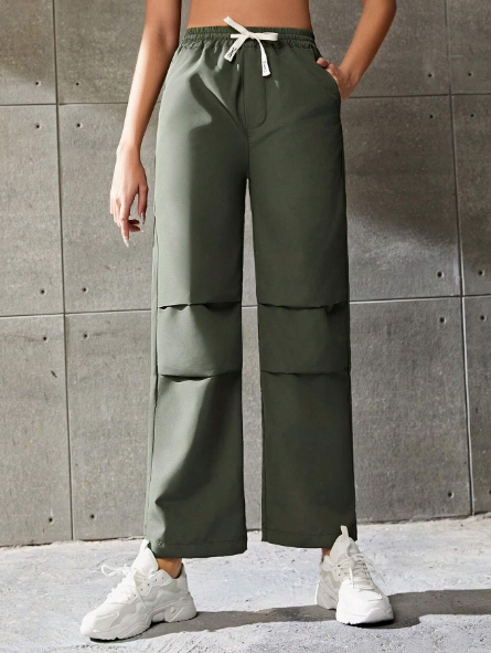 Loose Fit & Cool & Fashionable Khaki Cargo Pants For Teenage Girls During Sporting & Outdoor Activities