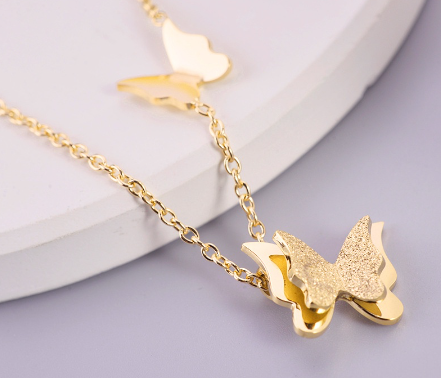 Gold Babaeng butterfly gintong kuwintas Lucky pendant Love Necklace Accessories Women Fashion