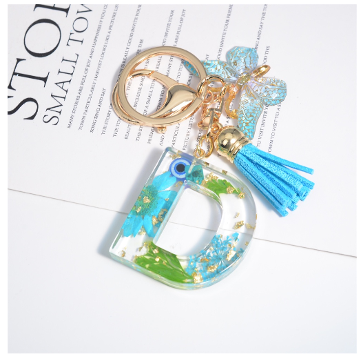 Exquisite Dried Flower Filled 26 Letter Keychain With Butterfly Pendant Fashion A-Z Name Initials Keyrings Car Key Holder Gifts D