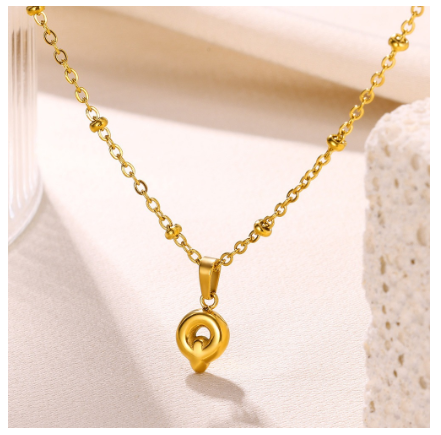 Letter Necklace for Women, 18K Gold Plated Balloon Initial Necklaces Personalized Gold A-Z Alphabet Pendant Cute Name Choker Necklace Q