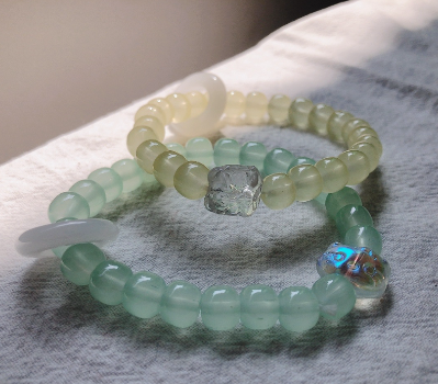 Glass bead bracelet Lion and Kitty shaped bracelet Chinese style