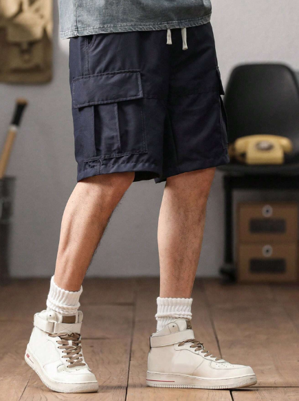 Men Flap Pocket Drawstring Waist Cargo Shorts