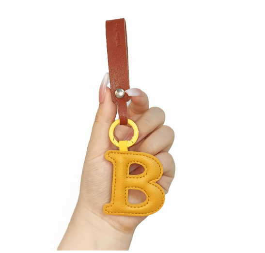 Creative PU Leather 26 Letter Keychains Fashion Alphabet Keyrings Handbag Ornaments Pendant Car Key Holder Accessories Gifts B