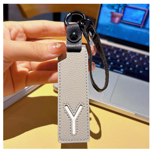 Creative PU Leather Letter Keychains Fashion Colorful Square Alphabet Keyrings Car Key Holder Accessories Bag Ornament Gifts Y