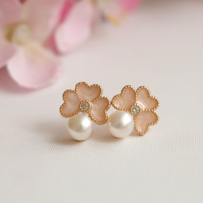 Fashion natural freshwater pearl earrings clover shape