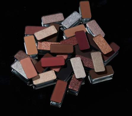 Issy Pressed Shadow Single (Shimmer)