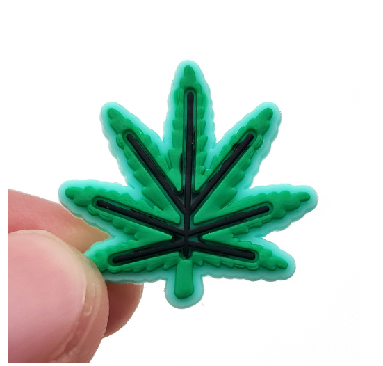 Cute Leaf Cannabis Series Croc Design Pins Jibits Charm Croc Jibbits Green Weed Shoe Charms for Women Shoes Accessories Decoration W30
