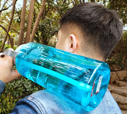 2L Sports Water Bottle with Straw Portable Large Capacity Water Bottle Fitness Bike Cup