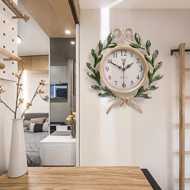 Metal Wall Clock  Retro Vintage Iron Round Art Clock