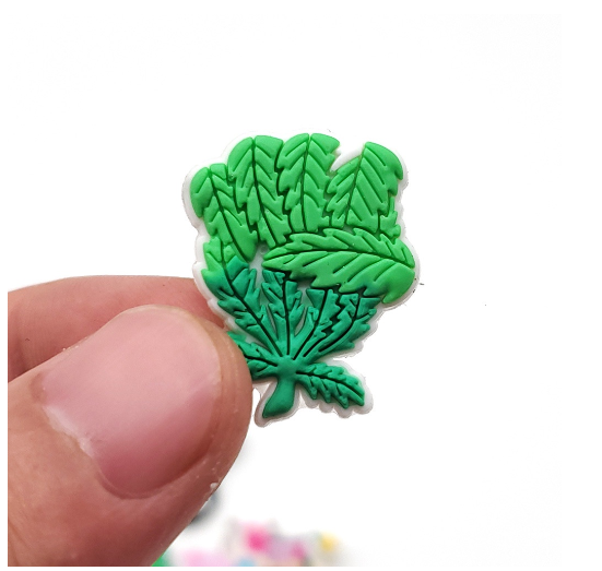 Cute Leaf Cannabis Series Croc Design Pins Jibits Charm Croc Jibbits Green Weed Shoe Charms for Women Shoes Accessories Decoration W31