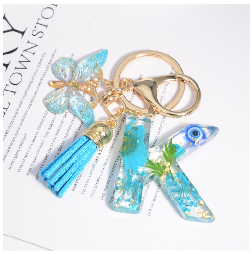 Exquisite Dried Flower Filled 26 Letter Keychain With Butterfly Pendant Fashion A-Z Name Initials Keyrings Car Key Holder Gifts K