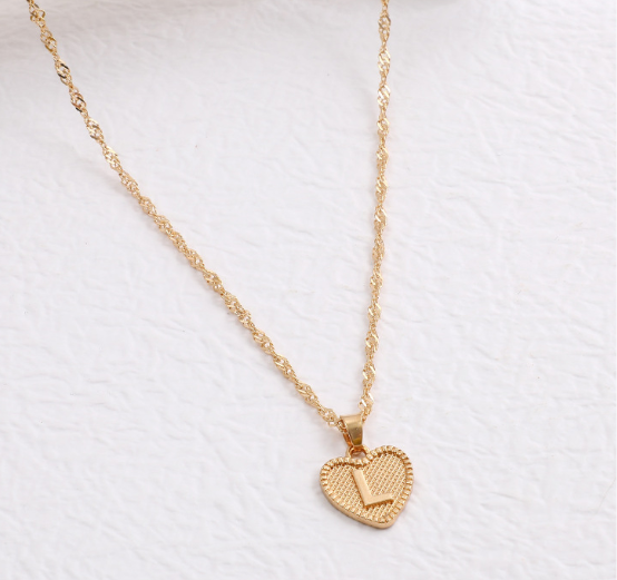 26 Letter Necklace for Women Fashion Initial A-Z Heart Love Necklace Pendant Wedding Accessories Gift