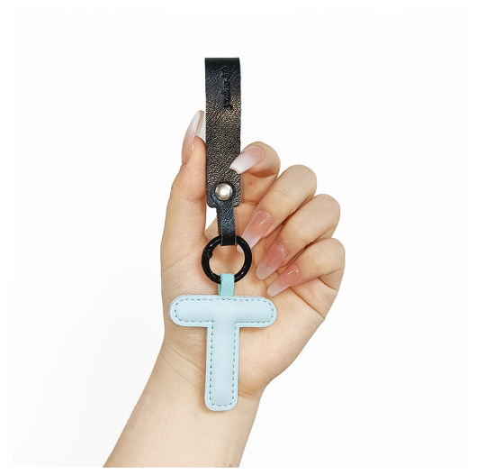 Creative PU Leather 26 Letter Keychains Fashion Alphabet Keyrings Handbag Ornaments Pendant Car Key Holder Accessories Gifts T