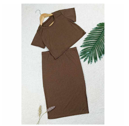 Maternity Knitted Top and Skirt with Slit T8