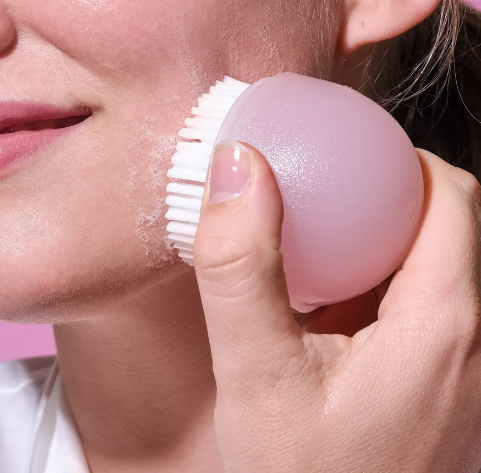 Facial Cleanser Brush Face Cleansing Massage Face Washing Product Skin Care Tool 3D Random Color