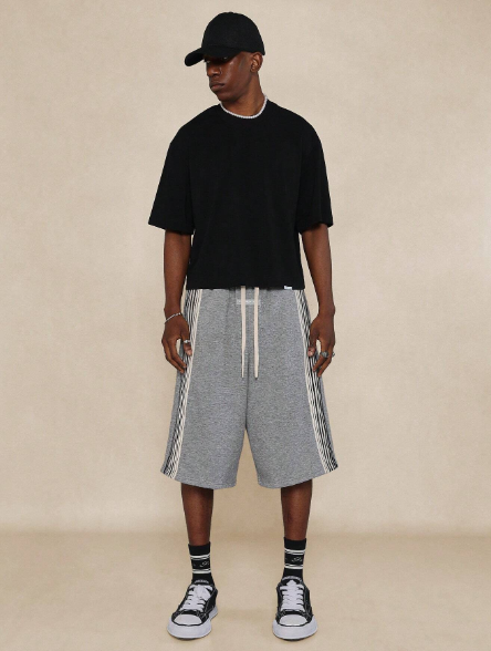 SUMWON Jort With Side Stripe Tape