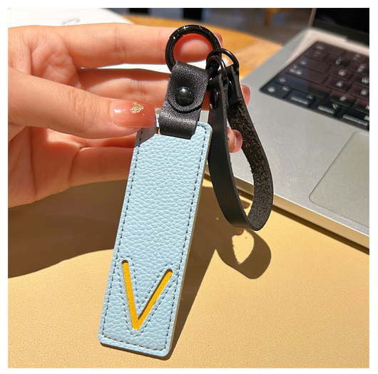 Creative PU Leather Letter Keychains Fashion Colorful Square Alphabet Keyrings Car Key Holder Accessories Bag Ornament Gifts V