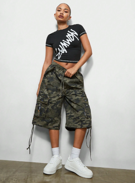 SUMWON WOMEN Camouflage Printed Denim Cargo Jort