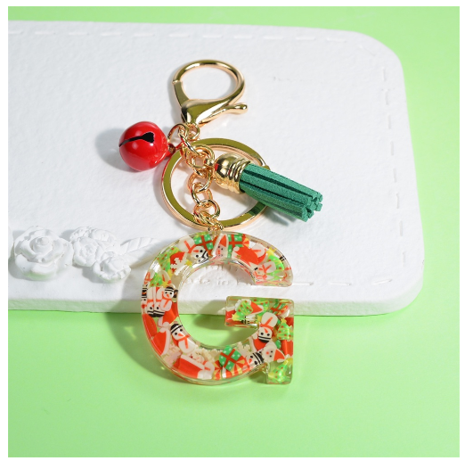 Fashion A-Z 26 Letters Keychains Christmas Tree Snowman Sequins Filling Resin Key Rings Women Bag Charms G