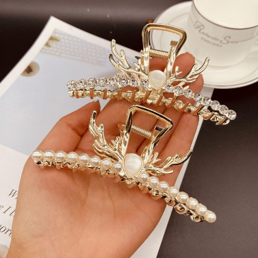 Korean Style Hair Clamp with Pearl Bow Hair Clip Hair Claw Fashion Hair Accessories for Women