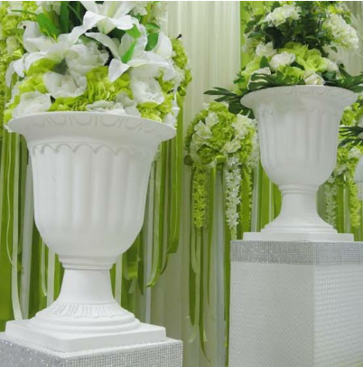 White Plastic Roman Pots Decorative Flower Planter Vase Perfect For Home And Living Spot(18x22cm.)