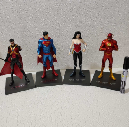 Marvel DC Justice League Flash Robin Superman Wonder Woman With Magnet K.O Collectible Figure
