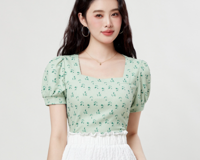 Casual Floral Print Square Neck Puff Sleeves Women T-Shirt (light green)