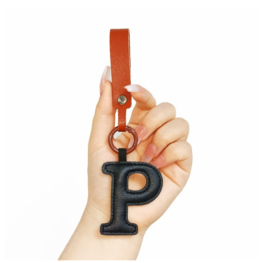 Creative PU Leather 26 Letter Keychains Fashion Alphabet Keyrings Handbag Ornaments Pendant Car Key Holder Accessories Gifts P