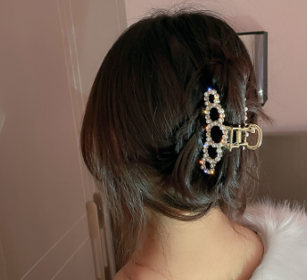 Metal Pearl Hair Claw Clips Rhinestone Hair Catch Barrette Jaw Clamp Fashion Styling Hair Accessories for Women Girl