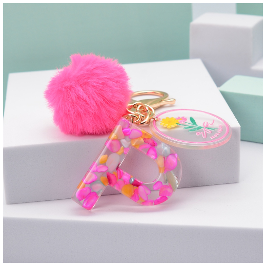 Fashion 26 Letter Keychain A-Z Initial Resin Keyring With Pink Pompom Flower Acrylic Tag Alphabet Key Chain Bag Pendant Gifts P