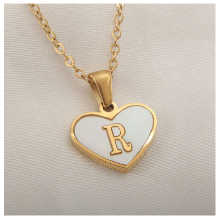Stainless Steel 26 Letter Pendant Necklace Love Shell Card Necklace Necklace Fashion Gift for Men and Women R