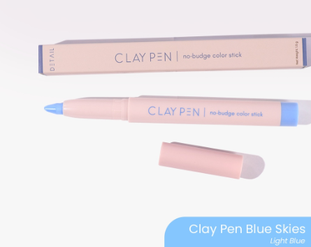 Detail Cosmetics Clay Pen in BLUE SKIES