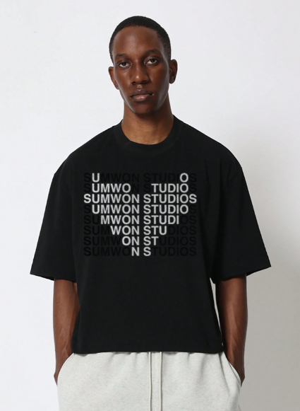 SUMWON Crop Fit Tee With Letter Contrast Heart Graphic Print