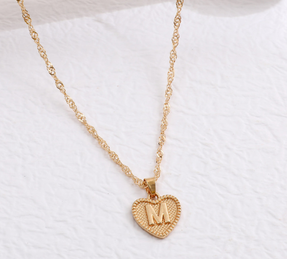 26 Letter Necklace for Women Fashion Initial A-Z Heart Love Necklace Pendant Wedding Accessories Gift M