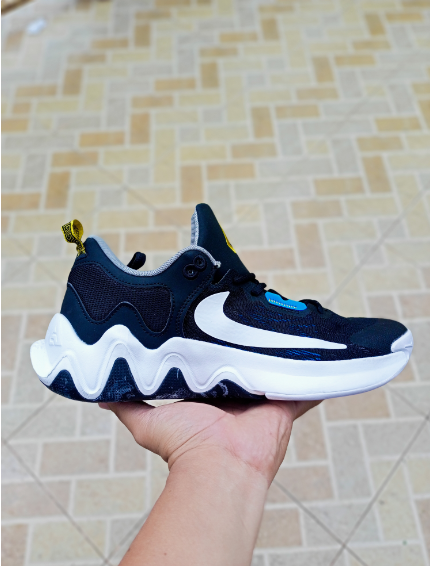 Giannis Immortality Smoke Gray