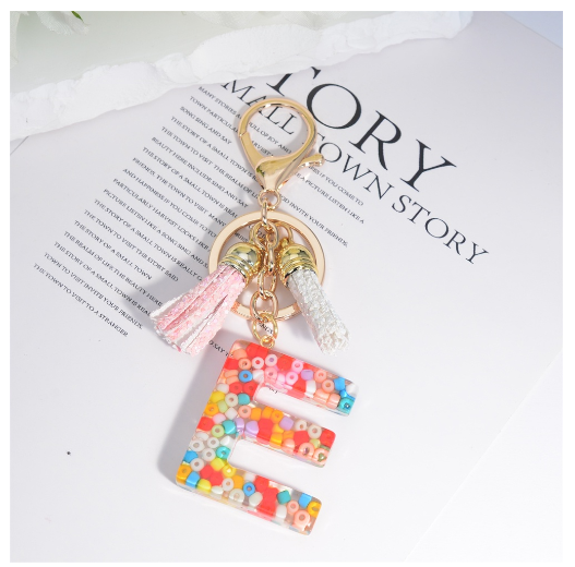 Colorful Beades Filled A-Z 26 Letter Keychains For Women Fashion Initials Keyring With Tassel Bag Pendant Accessories Souvenir E