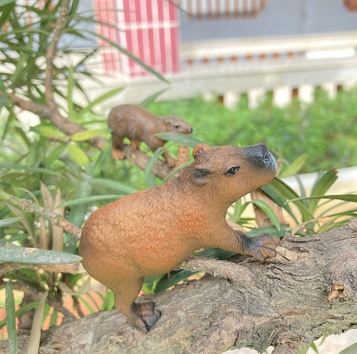 Uequilib Simulation MIni Cute Wild Animals Model Figurines Capybara Collection Toy Gift new