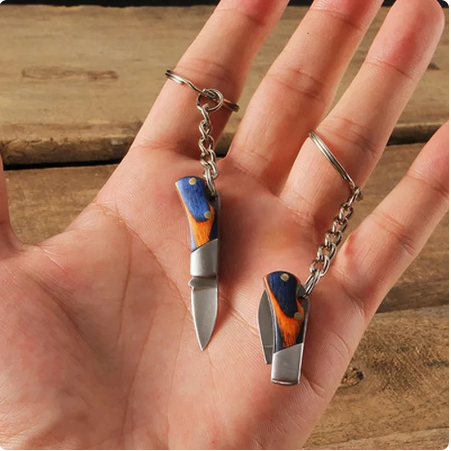 1PCS Mini Fold Knife Keychain Stainless Steel Portable Household Fruit Knife Tools Camping Hiking Outdoor Knife Key Pendant