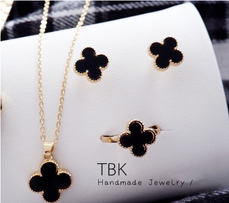 TBK Four Leaf Clover 3in1 Jewelry Set Necklace Earrings Ring Set for Women 61