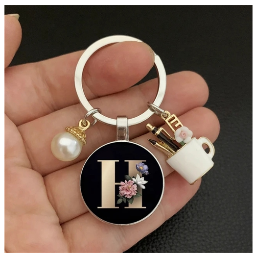 Fashion 26 Letter Keychains Imitation Pearl Rose Round Initials Keyrings Cup Pendant Car Keyholder Bag Ornaments Accessories H
