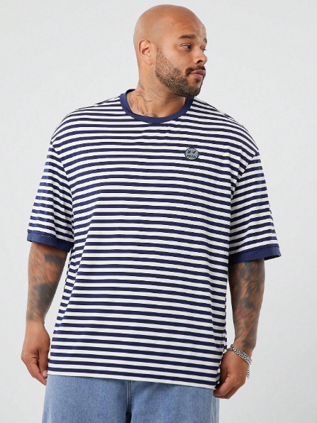 Manfinity CozeMod Plus Size Men's Loose Fit Round Neck Striped Smiling Face Short Sleeve T-Shirt