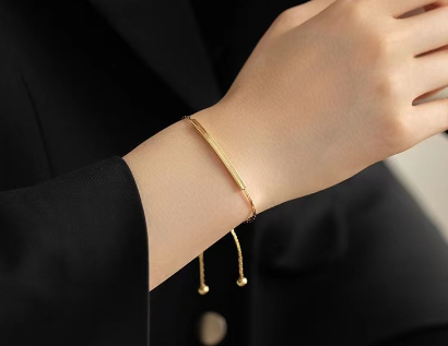 Elegant Fashion 18k Gold Plated L-Shaped Adjustable Bracelet for Women