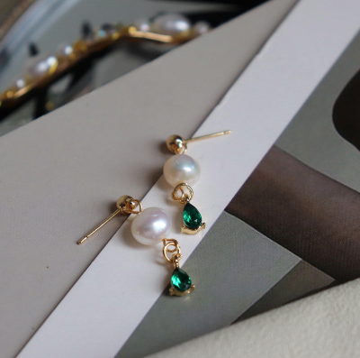 Green Water Drop Freshwater Pearl Earrings