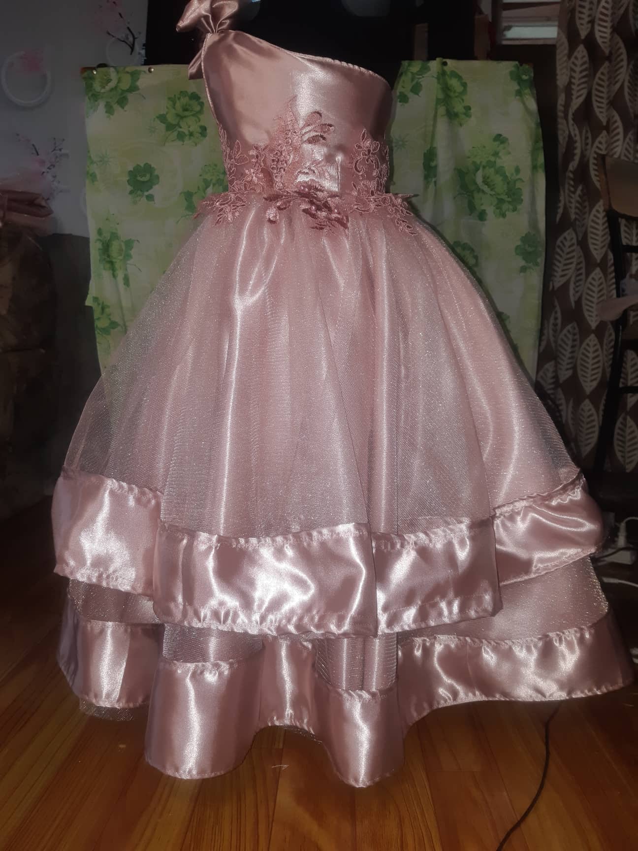 kids fashion pink Venus cut gown