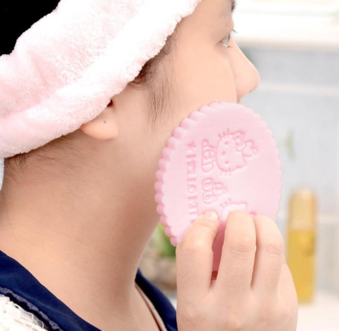 1pcs Hello Kitty Sponge Cleansing Puff Face Washing Sponge