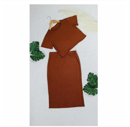 Maternity Knitted Top and Skirt with Slit T18